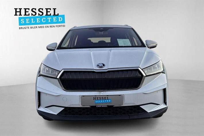 Hvid Skoda Enyaq fra 2023
