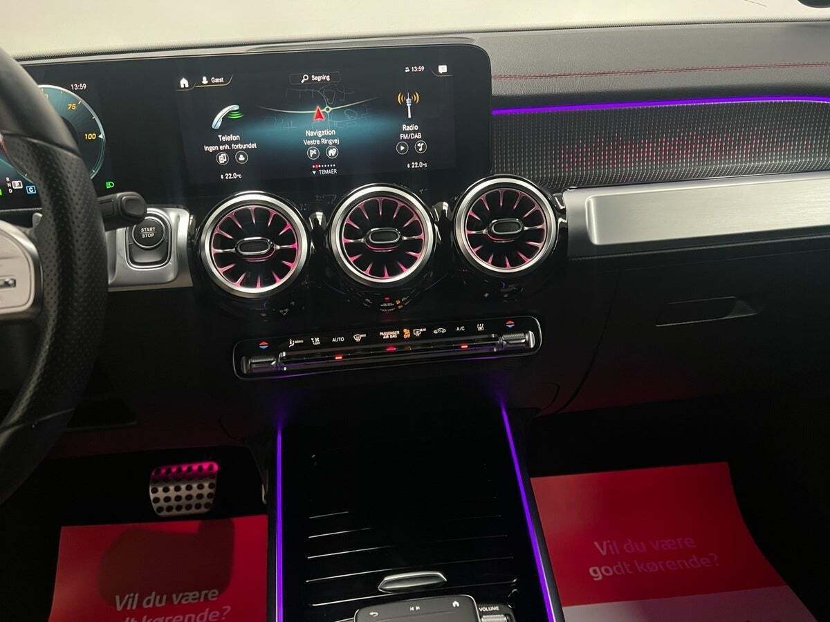 Grå Mercedes EQB250+ fra 2023