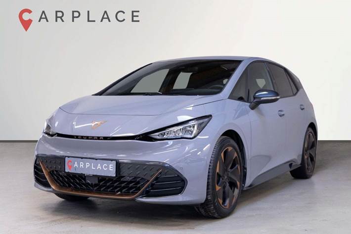 Grå Cupra Born fra 2022 set udefra