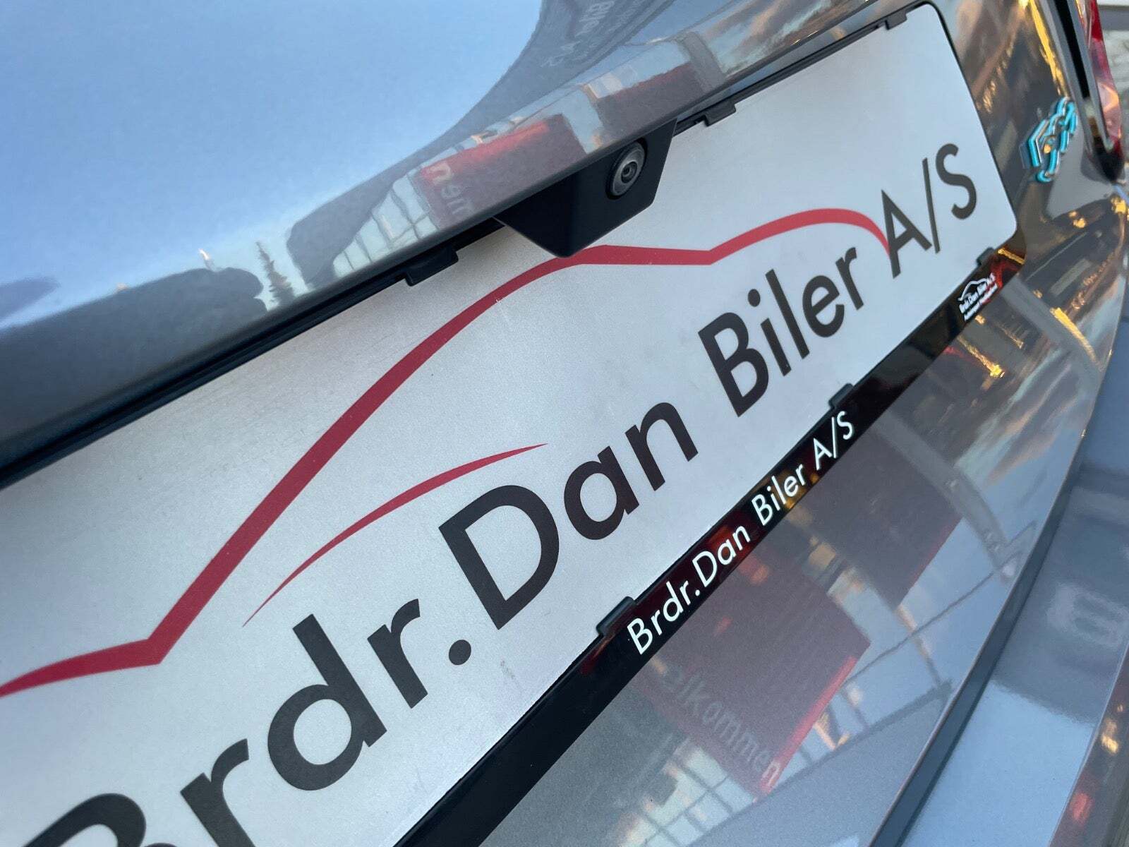 Grå Fiat 500e fra 2023