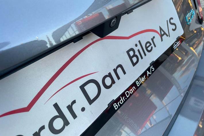 Grå Fiat 500e fra 2023