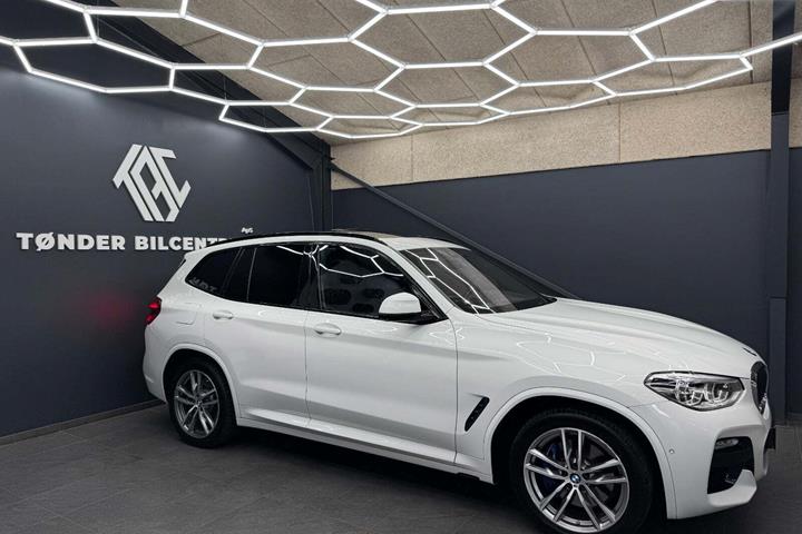 Blå BMW X3 fra 2018