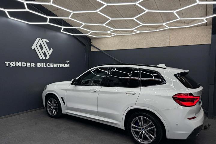 Blå BMW X3 fra 2018