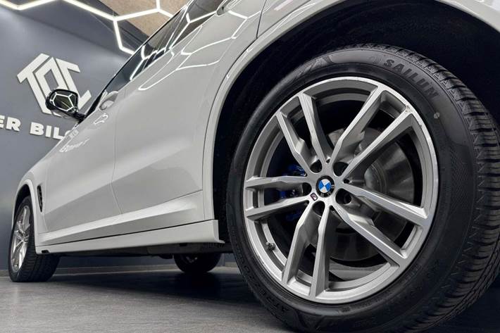 Blå BMW X3 fra 2018