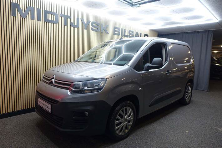 Grå Citroën Berlingo fra 2020