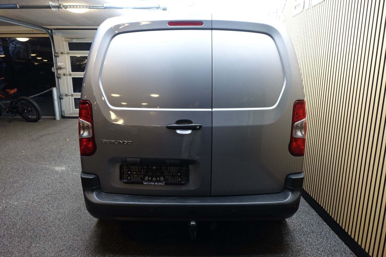 Grå Citroën Berlingo fra 2020