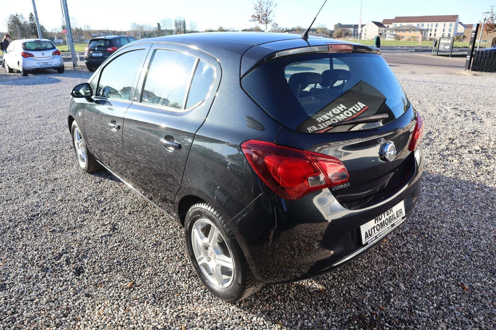 Sort Opel Corsa fra 2015