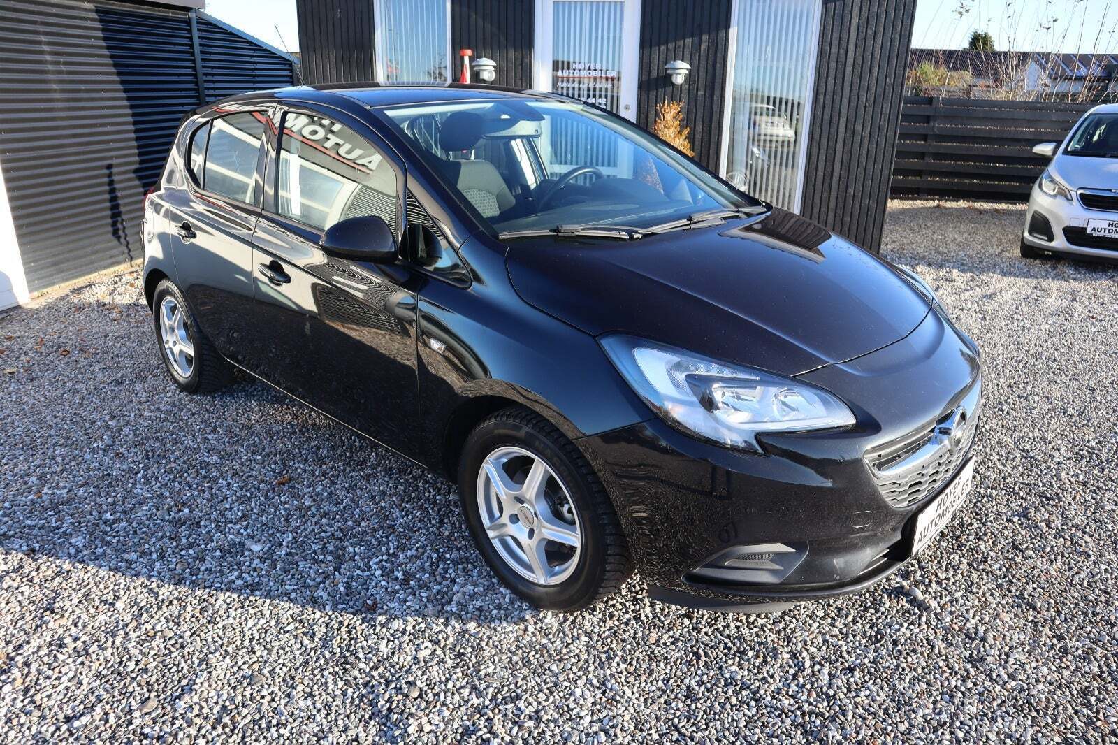 Sort Opel Corsa fra 2015
