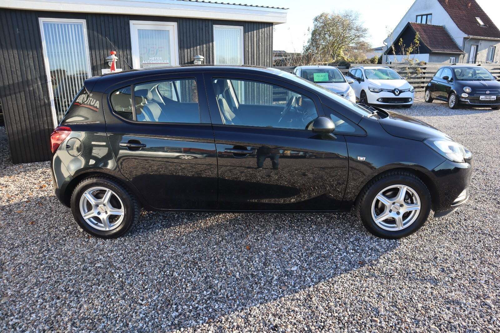 Sort Opel Corsa fra 2015