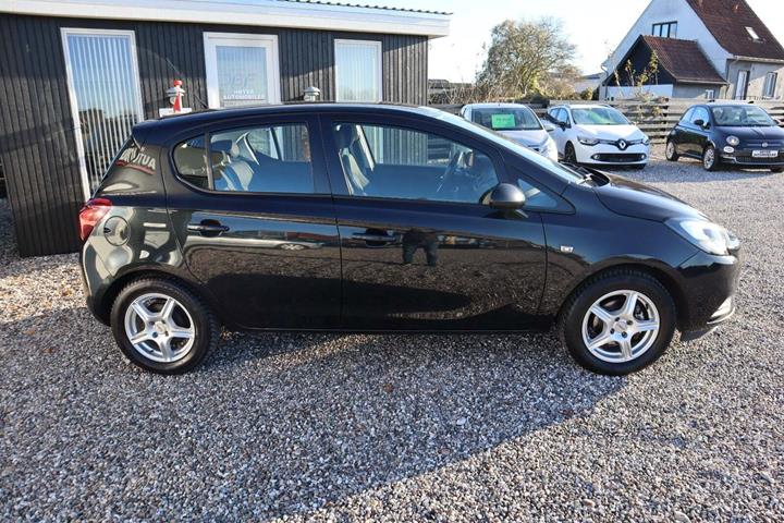 Sort Opel Corsa fra 2015