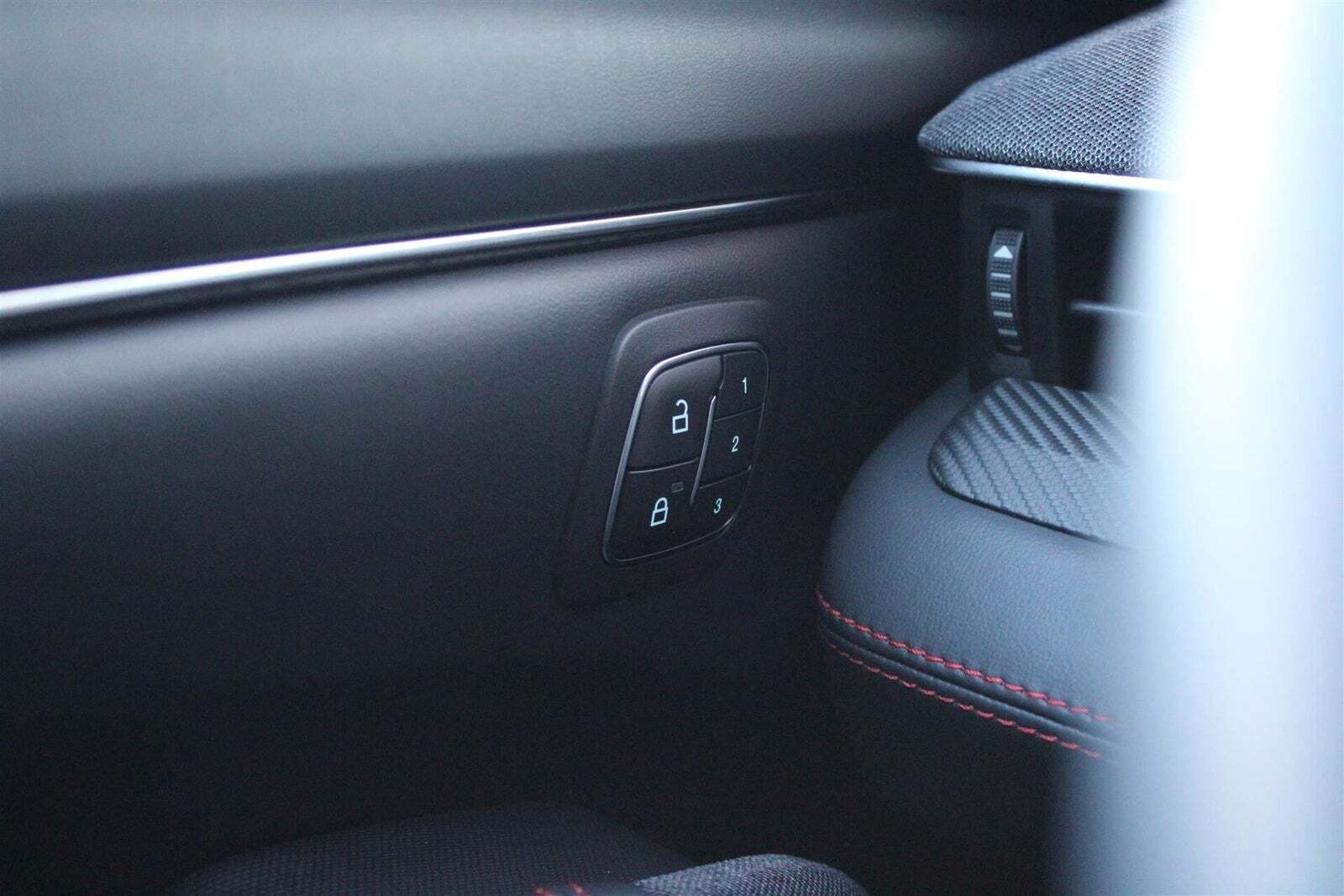 Ford Mustang Mach-E 75 Premium Standard Range AWD