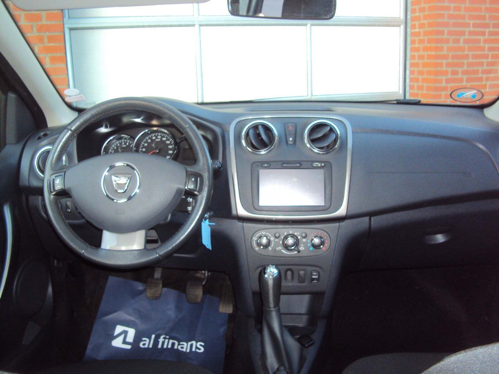 Blå Dacia Sandero Stepway fra 2016