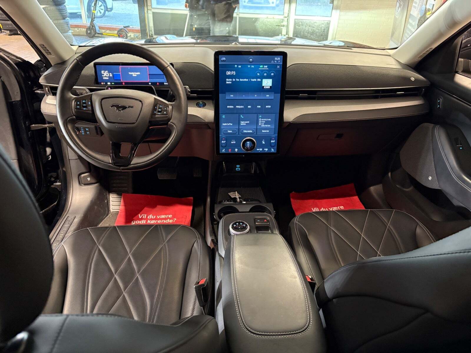 Sort Ford Mustang Mach-E fra 2021