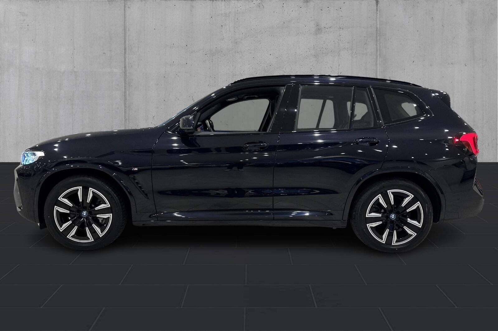 BMW iX3 Charged M-Sport