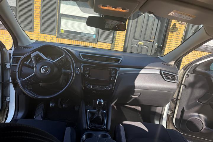 Hvid Nissan Qashqai fra 2018