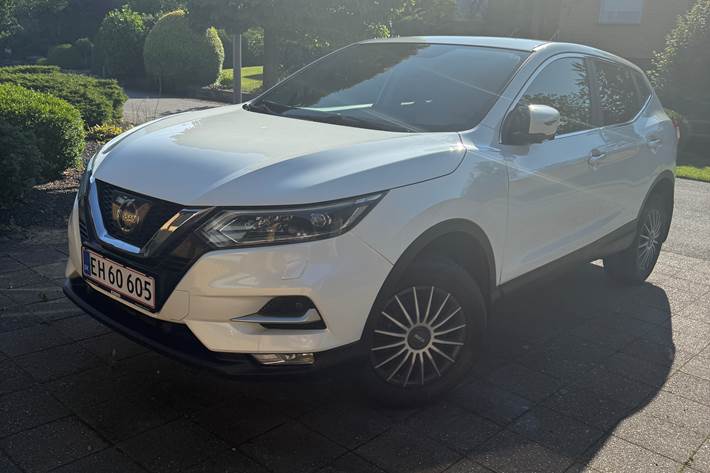 Hvid Nissan Qashqai fra 2018