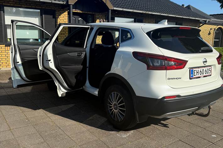 Hvid Nissan Qashqai fra 2018