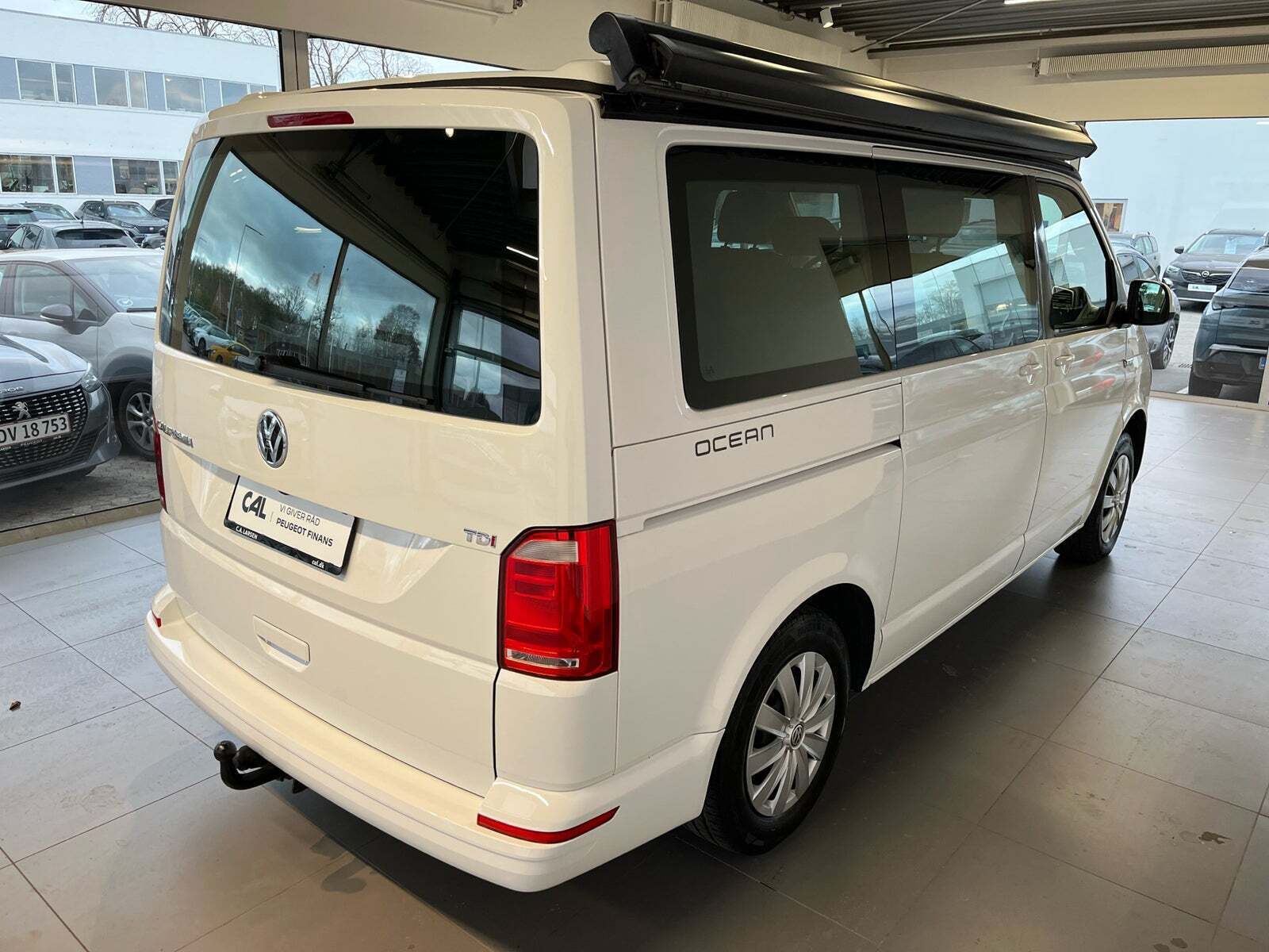Hvid VW California fra 2018 set udefra