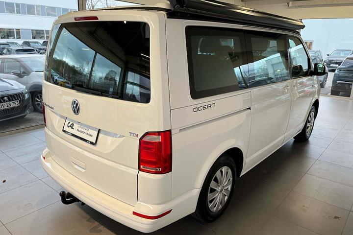 Hvid VW California fra 2018 set udefra