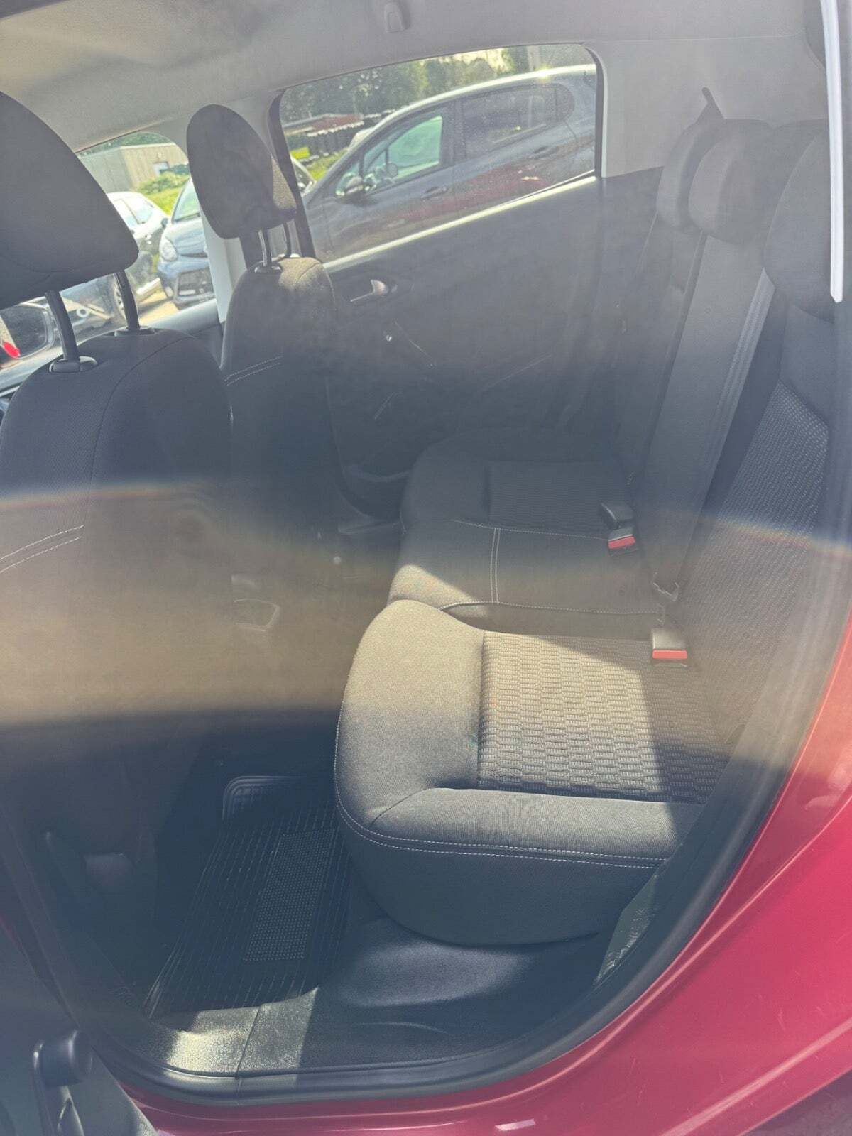 undefined Peugeot 208 fra 2017