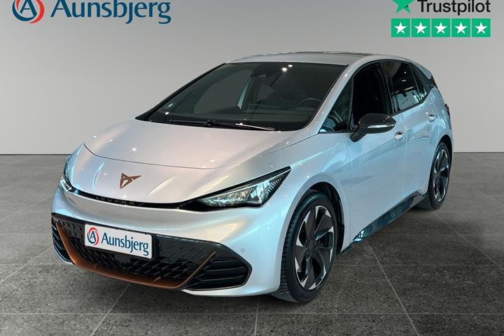 Sølv Cupra Born fra 2023 set udefra