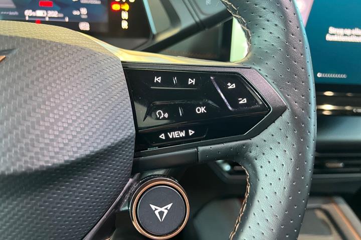 Sølv Cupra Born fra 2023
