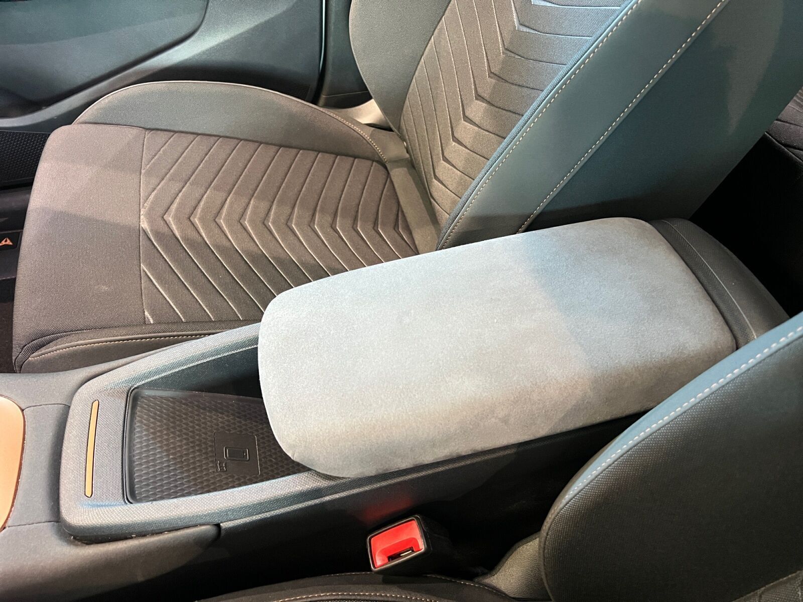 Sølv Cupra Born fra 2023