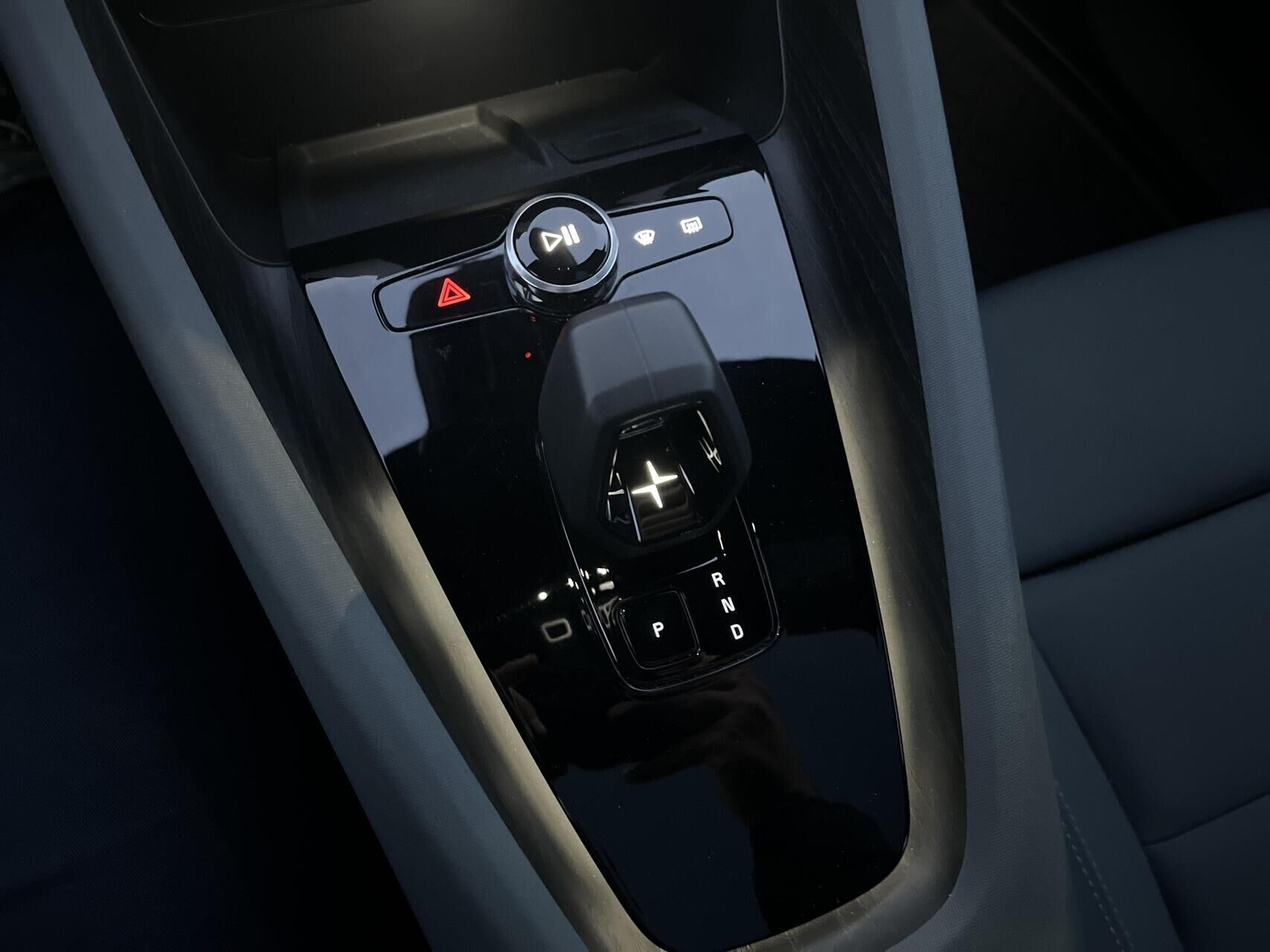 Blå Polestar 2 fra 2021