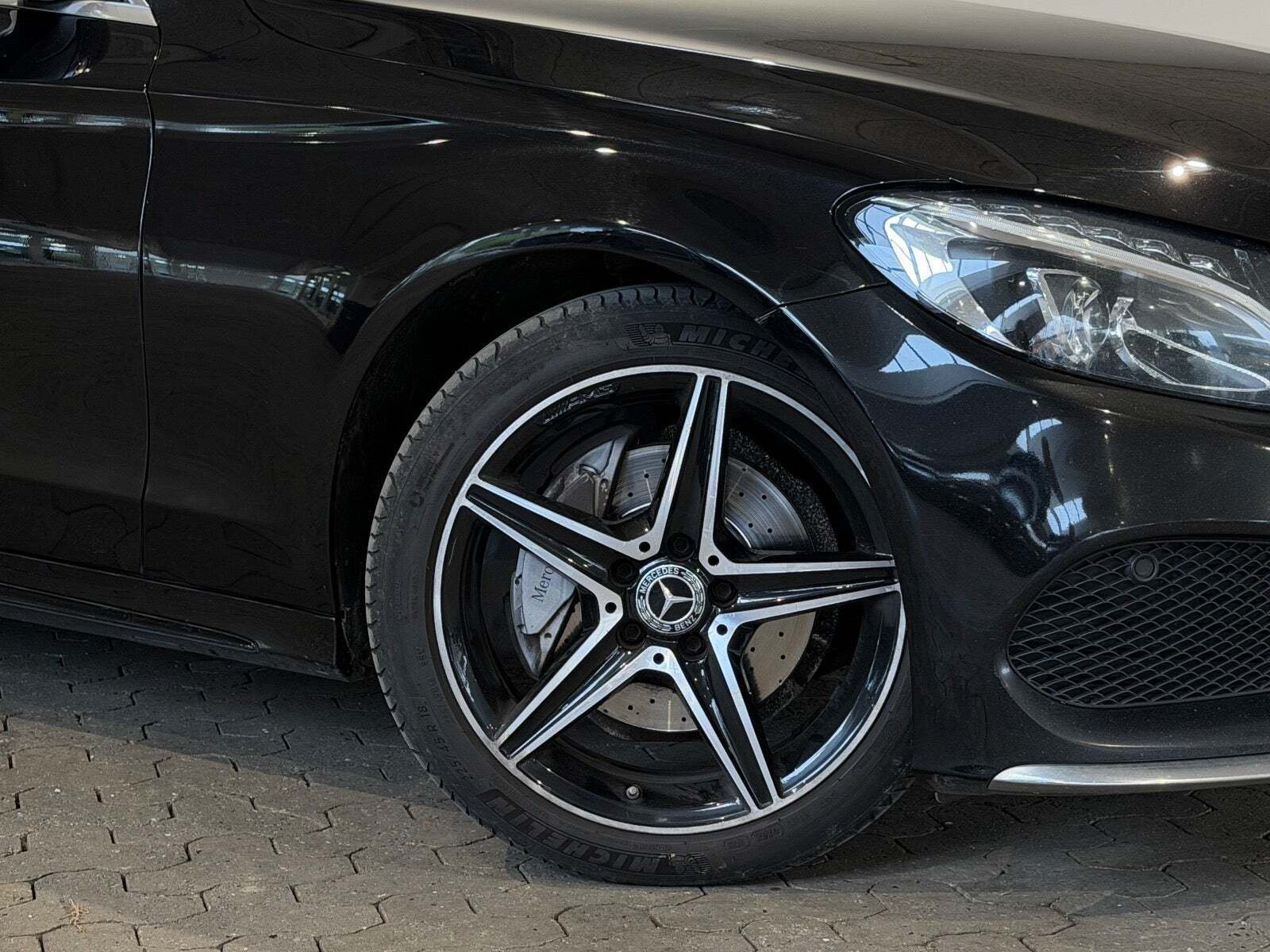 Mercedes C220 d 2,2 AMG Line stc. aut.