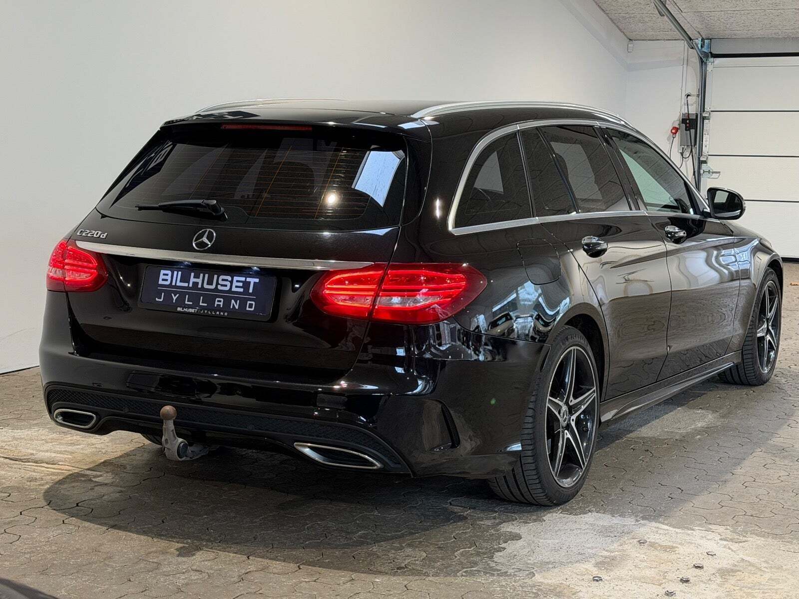 Mercedes C220 d 2,2 AMG Line stc. aut.