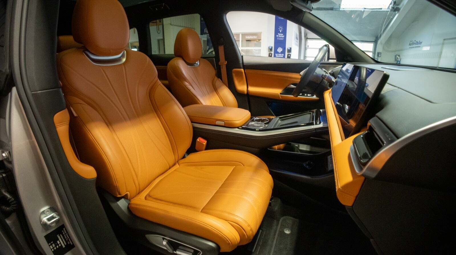 Sølv Xpeng G9 fra 2023