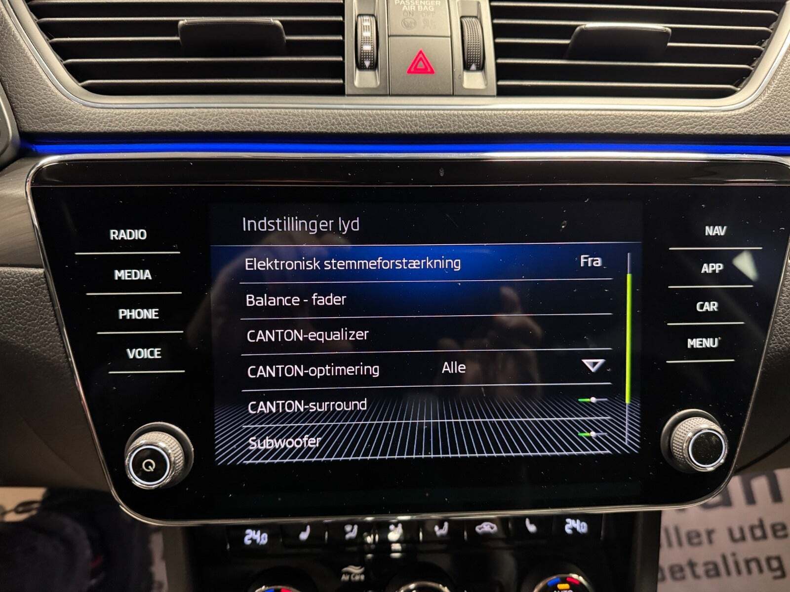 Grå Skoda Superb fra 2018