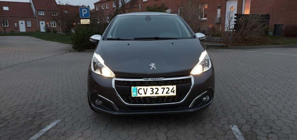 Peugeot 208 1,2 PureTech 82 Allure Sky