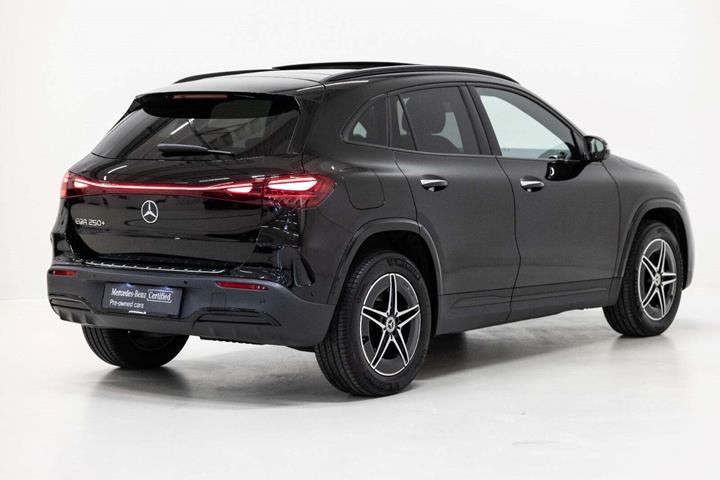 Sort Mercedes EQA250+ fra 2025
