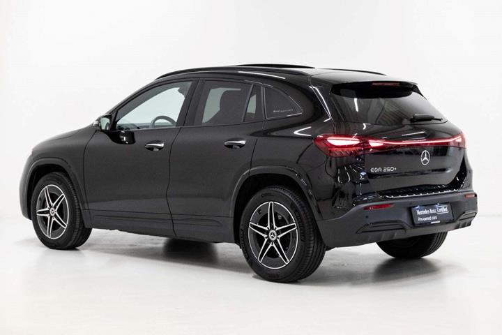 Sort Mercedes EQA250+ fra 2025