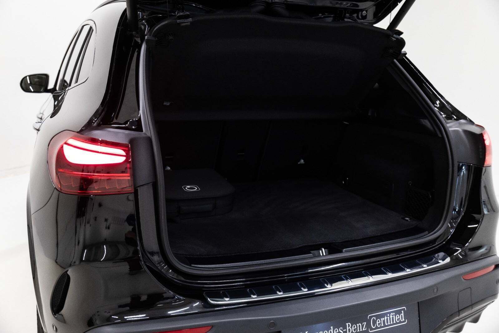 Sort Mercedes EQA250+ fra 2025