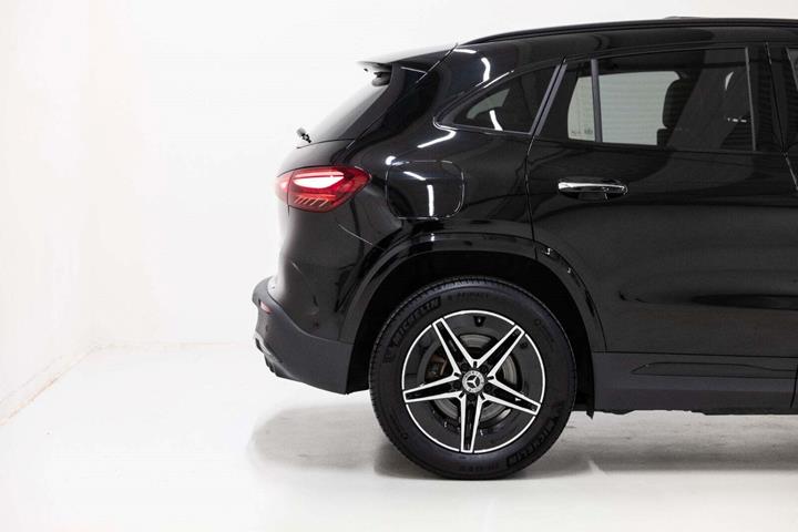 Sort Mercedes EQA250+ fra 2025