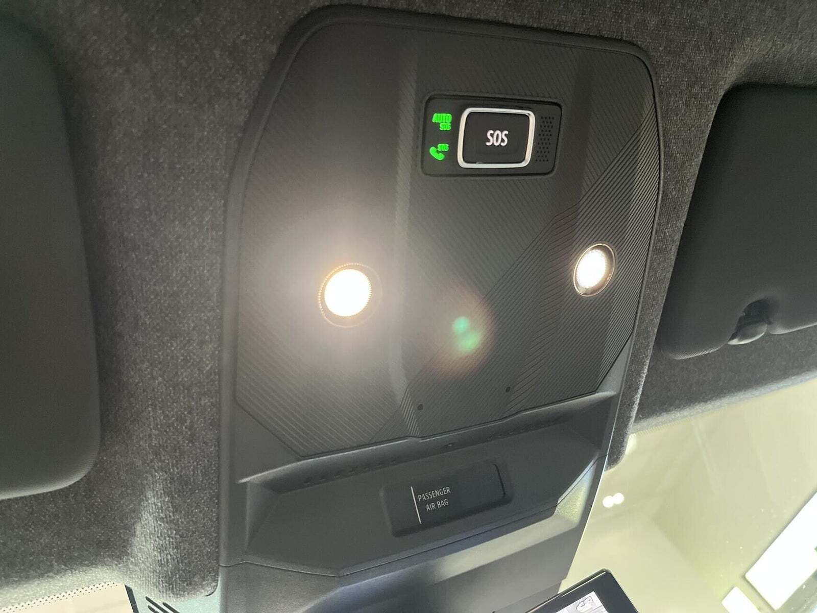 Hvid Renault Scenic E-Tech fra 2025