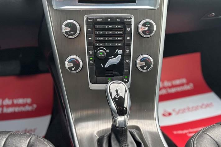 Orange Volvo XC60 fra 2016