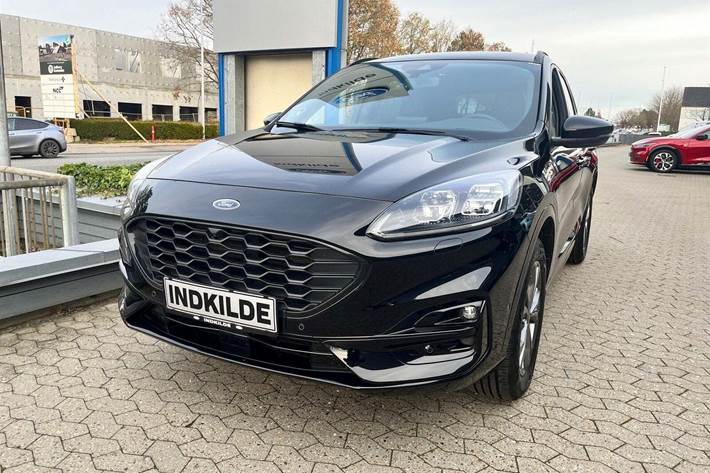 Sort Ford Kuga fra 2024