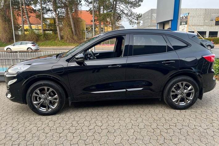 Sort Ford Kuga fra 2024