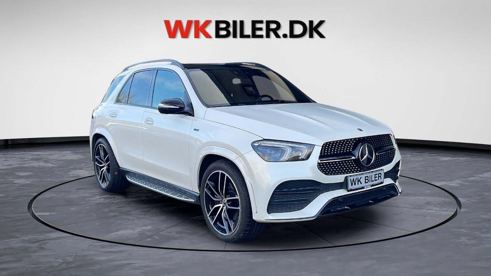Hvid Mercedes GLE350 de fra 2021 set udefra