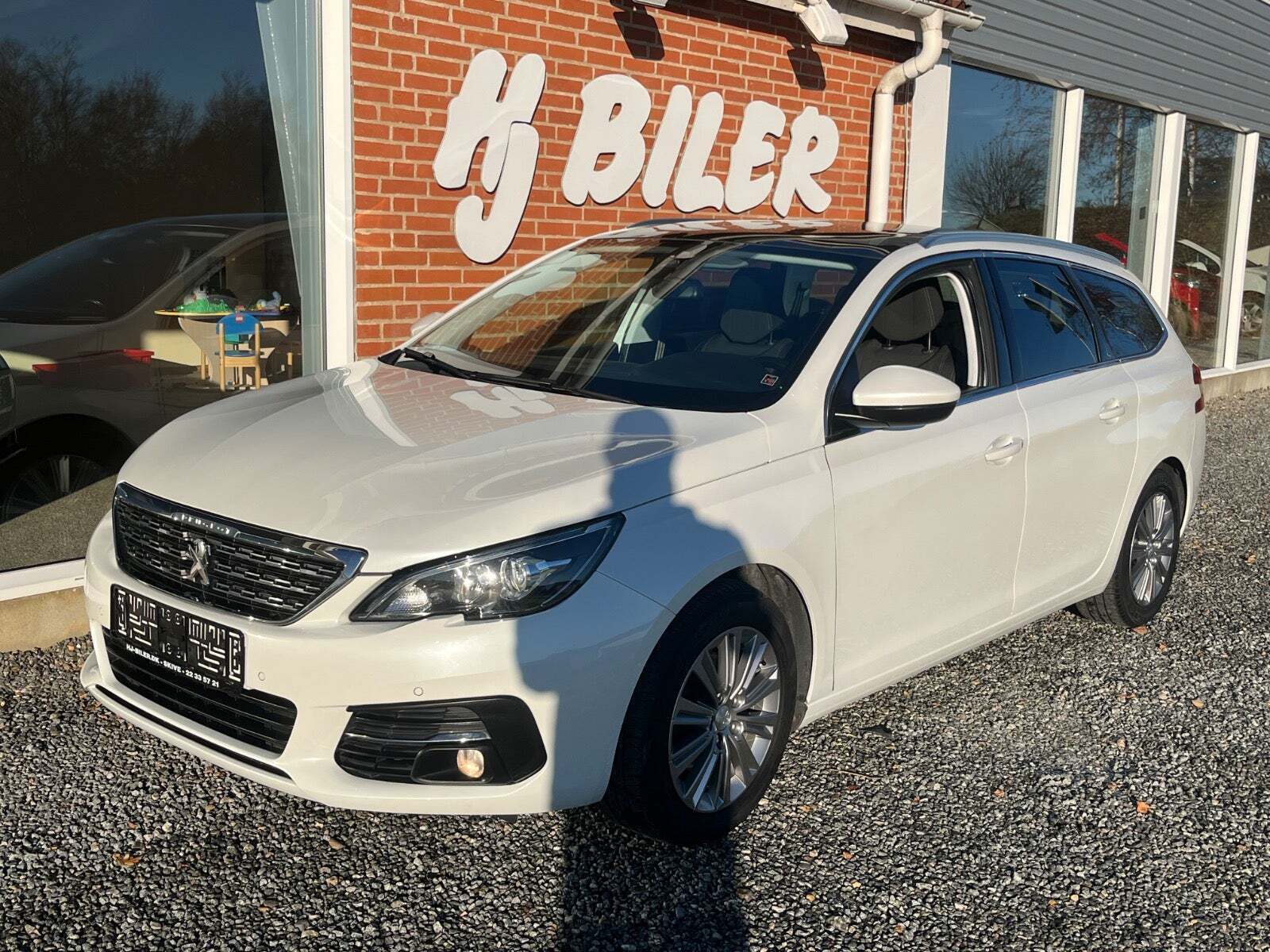 Peugeot 308 1,5 BlueHDi 130 Allure Sky SW