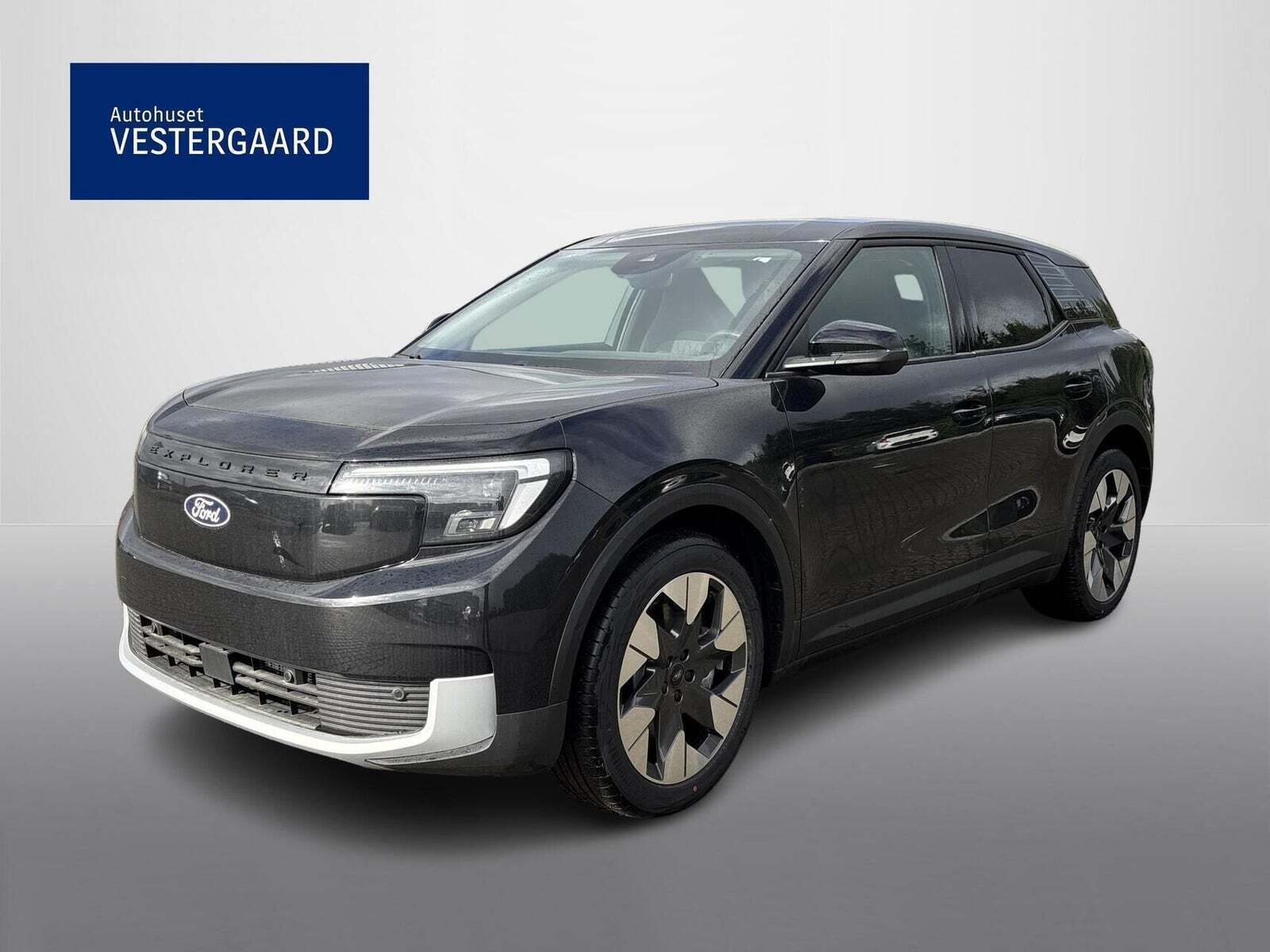 Ford Explorer 82 Premium Extended Range