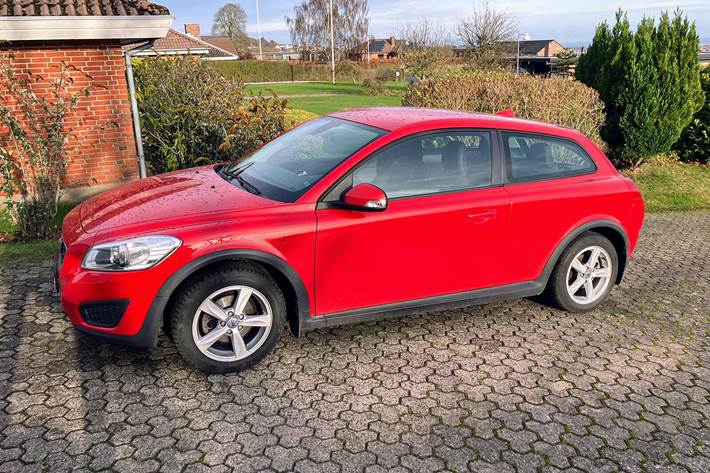 Rød Volvo C30 fra 2010