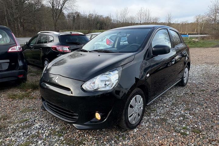 undefined Mitsubishi Space Star fra 2015 set udefra