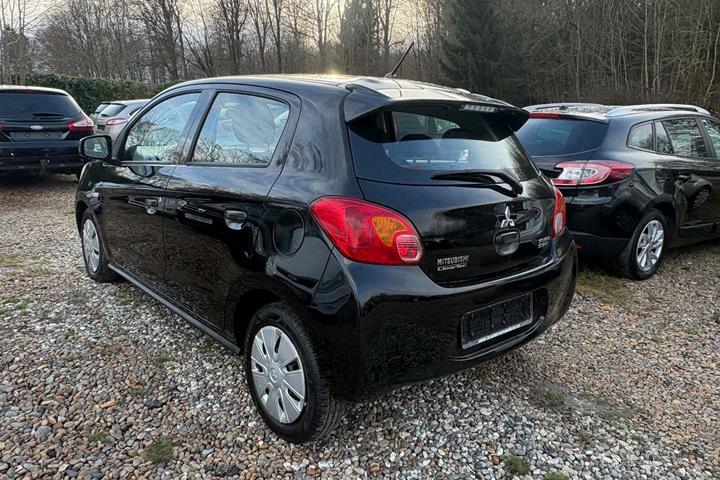 undefined Mitsubishi Space Star fra 2015