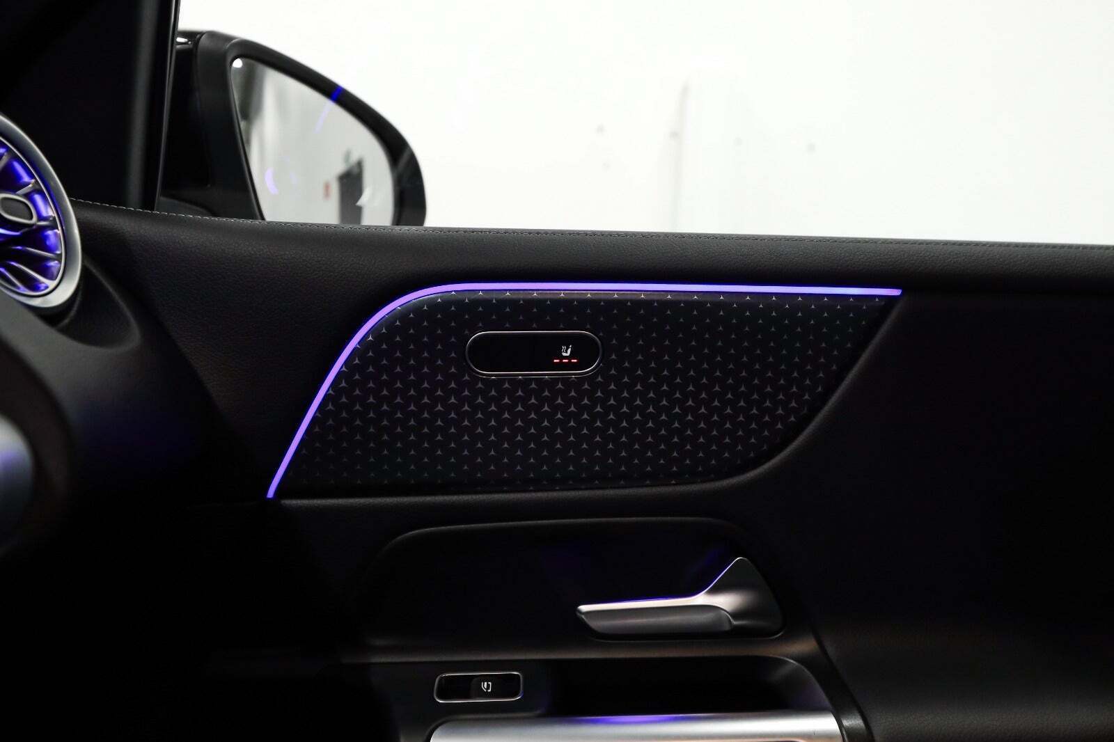 Sort Mercedes EQB250+ fra 2025