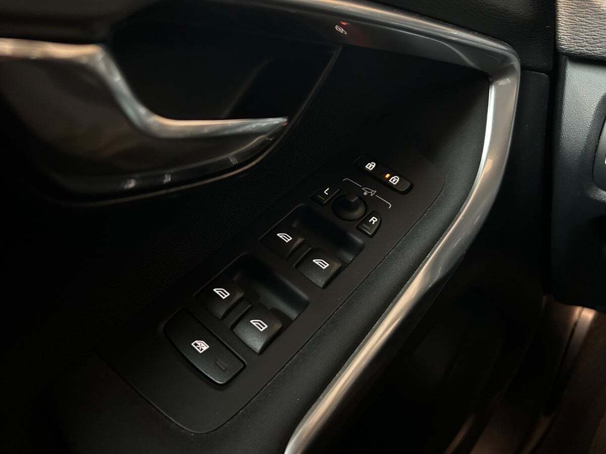 Sort Volvo V40 fra 2015