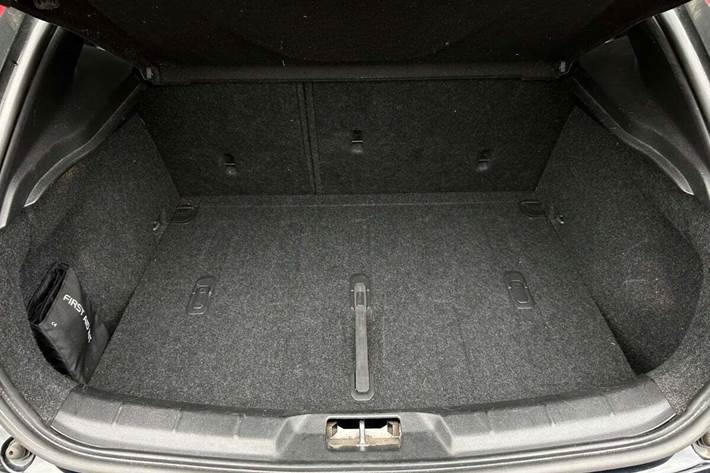 Sort Volvo V40 fra 2015